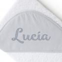 Capa de baño personalizada con nombre del bebé en color gris
